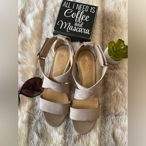 Naturalizer Womens Open Toe Strappy Sandals

*Sandals only